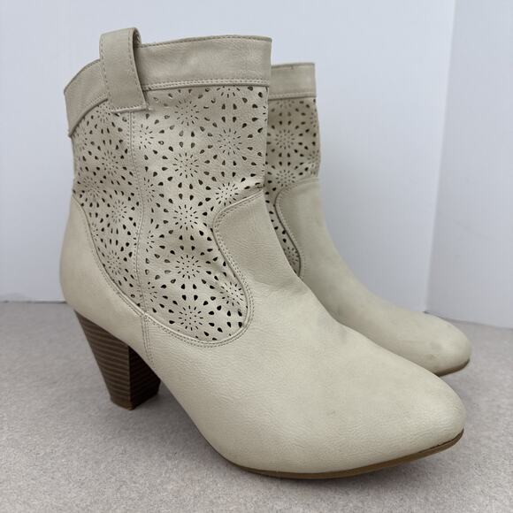 Women’s Western Beige Ankle Heeled Boots Booties Size‎ 8/9 - Picture 1 of 9